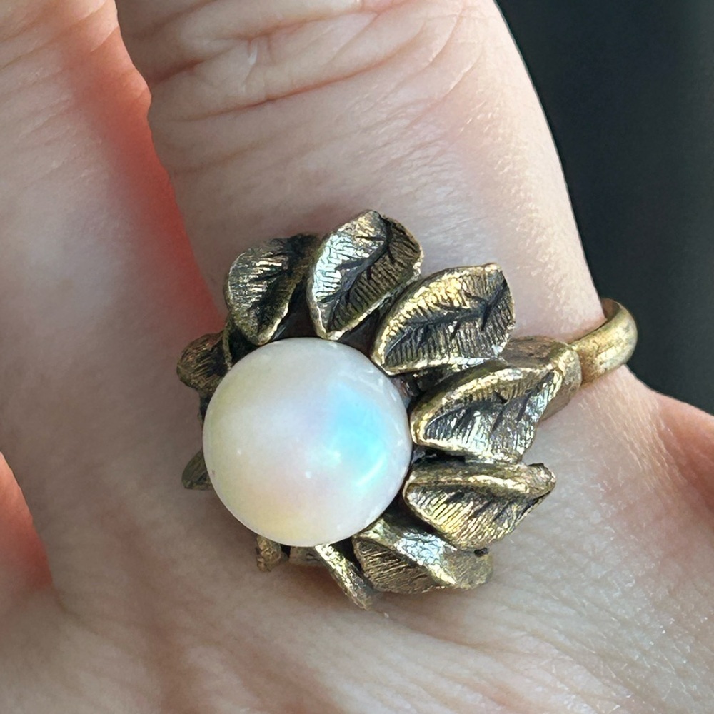Vintage 1950 brassLeaf Pearl Ring size 6